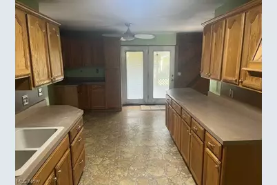 1153 Gulf Road, Elyria, OH 44035 - Photo 6