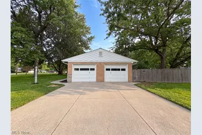 36700 Lakeland Drive, Avon, OH 44011 - Photo 16