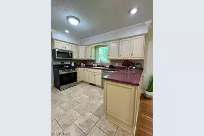 7068 Woodell Avenue NE, Canton, OH 44721 - Photo 4