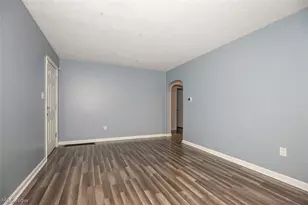 1258 Crestview Ave, Akron, OH 44320 - Photo 4