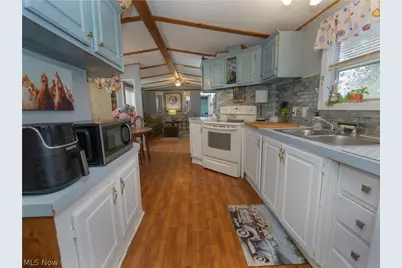 2163 Parkway Drive, Deerfield, OH 44411 - Photo 8