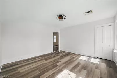 2471 Tremont Avenue #Up, Loveland, OH 44113 - Photo 12