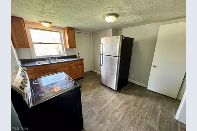 1217 Shriver Avenue NE, Canton, OH 44705 - Photo 12