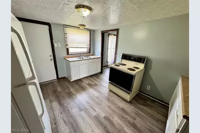 1217 Shriver Avenue NE, Canton, OH 44705 - Photo 28