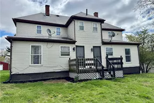 1217 Shriver Ave NE, Canton, OH 44705 - Photo 4
