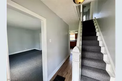 1217 Shriver Avenue NE, Canton, OH 44705 - Photo 6
