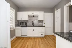 2075 Lewis Dr, Oakwood, OH 44107 - Photo 4