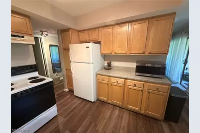 1115 Canyon View Road #403, Sagamore Hills, OH 44067 - Photo 4