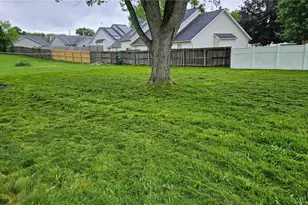 2010 38th St NE, Canton, OH 44705 - Photo 2