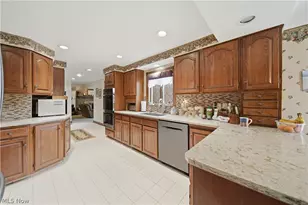 6118 Wiclif Street NE, Canton, OH 44721 - Photo 10