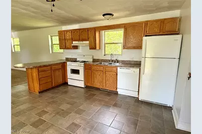 210 W Spring St, Marietta, OH 45750 - Photo 4