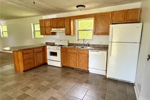 210 W Spring St, Marietta, OH 45750 - Photo 4