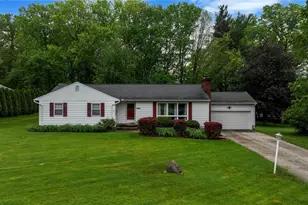 2834 Bancroft Rd, Fairlawn, OH 44333 - Photo 2