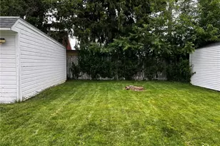 7618 Wooster Pkwy, Parma, OH 44129 - Photo 16
