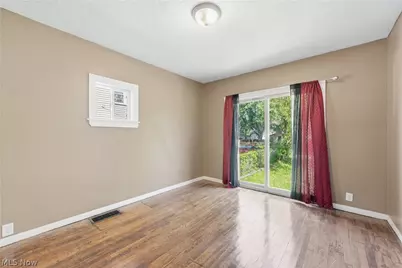 8005 Vineyard Avenue, Loveland, OH 44105 - Photo 18