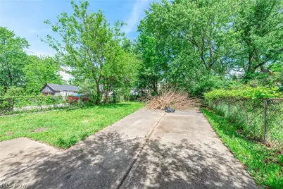 8005 Vineyard Avenue, Loveland, OH 44105 - Photo 10