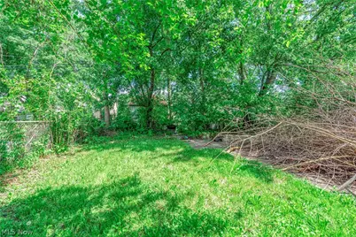 8005 Vineyard Avenue, Loveland, OH 44105 - Photo 8
