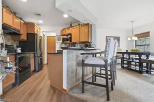 127 S Bayshore Dr, Columbiana, OH 44408 - Photo 6