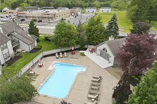 127 S Bayshore Dr, Columbiana, OH 44408 - Photo 2