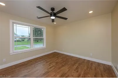 1545 Roanoke Avenue, Uhrichsville, OH 44683 - Photo 18