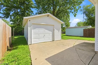 176 Clinton Avenue, Elyria, OH 44035 - Photo 4