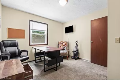 10960 Easton Street NE, Alliance, OH 44601 - Photo 22