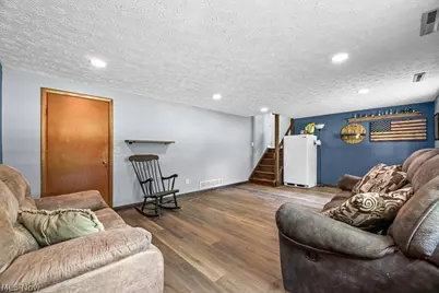 10960 Easton Street NE, Alliance, OH 44601 - Photo 14