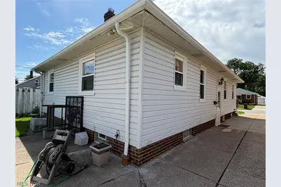 6706 Gilbert Avenue, Parma, OH 44129 - Photo 4