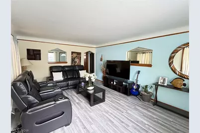 6706 Gilbert Avenue, Parma, OH 44129 - Photo 12