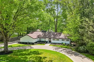2380 Amesbury Rd, Akron, OH 44313 - Photo 2