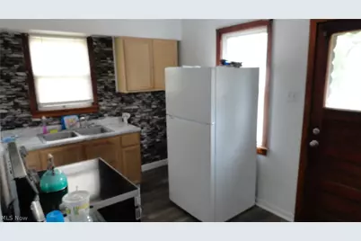 315 Grant Street, Newell, WV 26050 - Photo 2