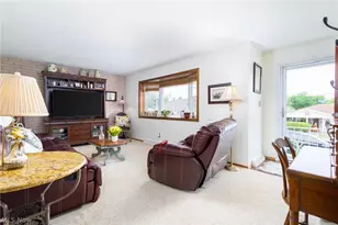 256 Fernwood Ave, Weirton, WV 26062 - Photo 4