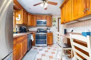 256 Fernwood Ave, Weirton, WV 26062 - Photo 10