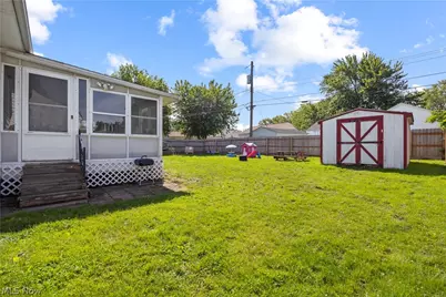 1739 W 11th Street, Lorain, OH 44052 - Photo 32