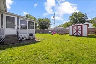1739 W 11th St, Lorain, OH 44052 - Photo 32