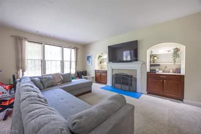 8856 Oakbrook Circle, Twinsburg, OH 44087 - Photo 2