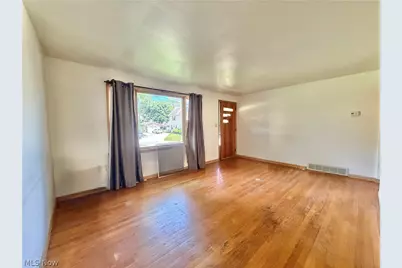 307 W 9th Street, Salem, OH 44460 - Photo 4