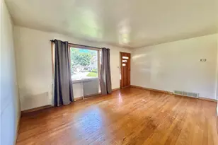 307 W 9th St, Salem, OH 44460 - Photo 4