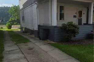 12 Third St, Martins Ferry, OH 43935 - Photo 2