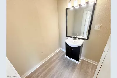 804 Marion Avenue SW, Canton, OH 44707 - Photo 6