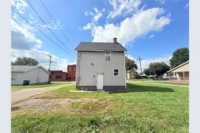 804 Marion Avenue SW, Canton, OH 44707 - Photo 2