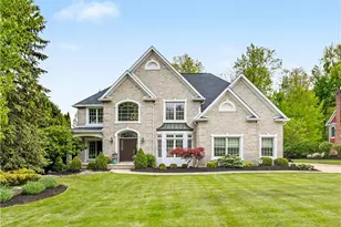 1246 Homestead Creek Dr, Grandview Heights, OH 44147 - Photo 1