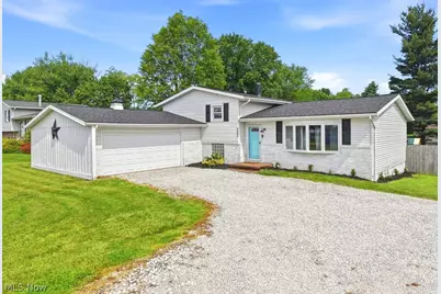 2357 Diamond Street NE, Canton, OH 44721 - Photo 2
