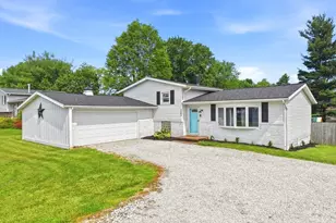 2357 Diamond St NE, Canton, OH 44721 - Photo 2