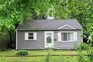 1276 Frederick Blvd, Akron, OH 44320 - Photo 2