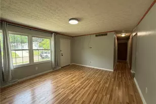 894 Jean Ave, Akron, OH 44310 - Photo 4