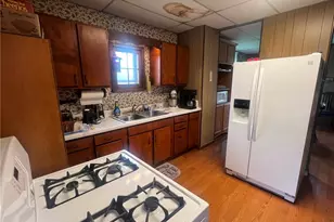 431 W Walnut St, Barnesville, OH 43713 - Photo 6