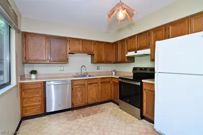 7024 Buckhurst Place, Concord Twp, OH 44060 - Photo 8