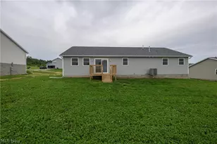 10952 Madlyn St NE, Bolivar, OH 44612 - Photo 4