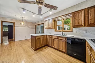 11565 Wilbert Rd, Chardon, OH 44024 - Photo 10